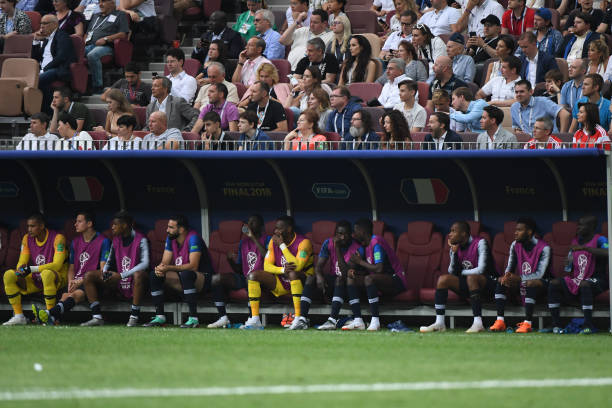 养每位官员 养每位官员